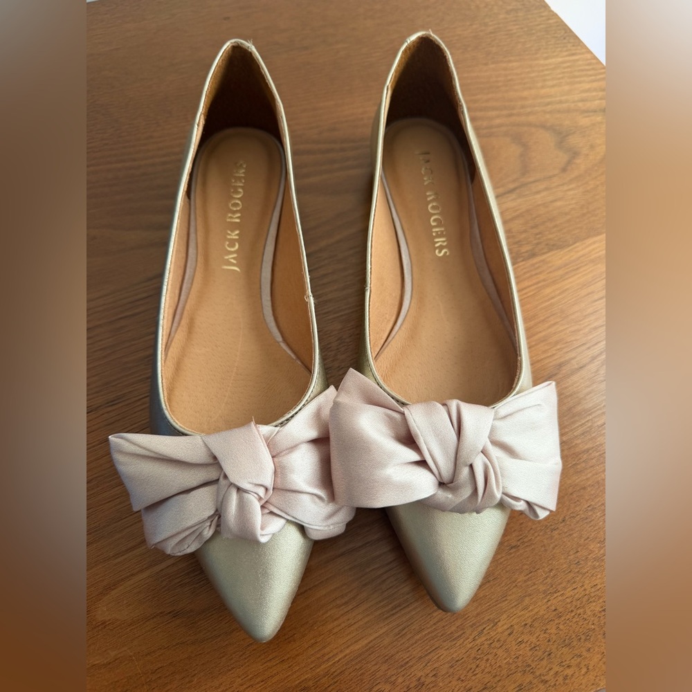 Jack Rogers Women's Champagne Gold Flats with Bow 8